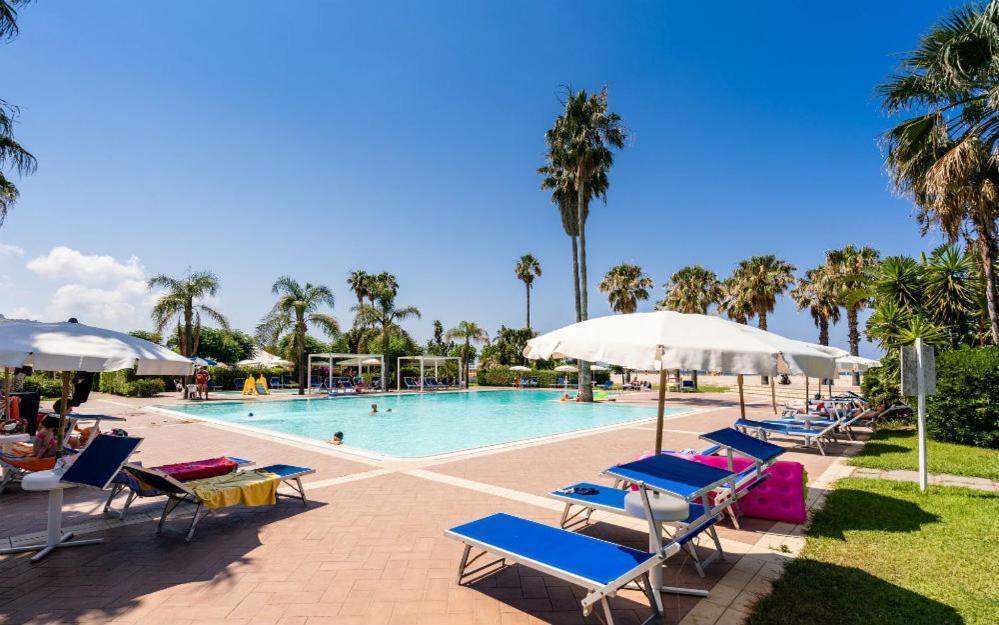 Fruit Village Mortelle Le Dune Beach Resort Bagian luar foto